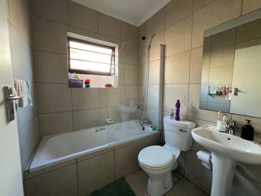 To Let 3 Bedroom Property for Rent in Humewood Eastern Cape
